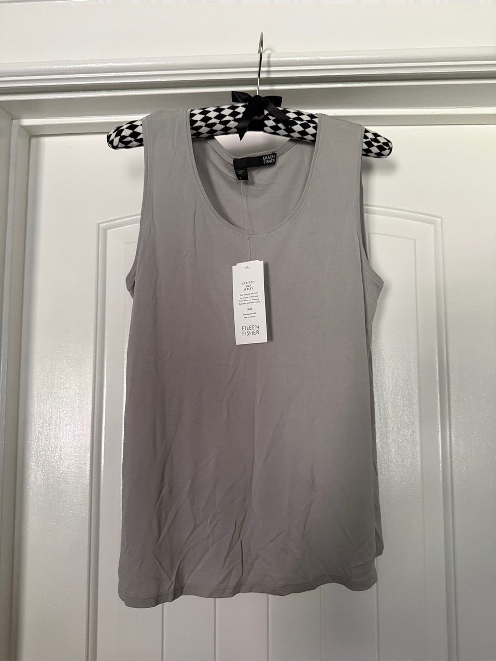 100% silk Eileen Fisher Classic Scoop Tank - Light Gray